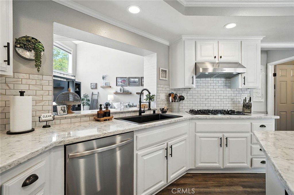 38554 Lochinvar Court