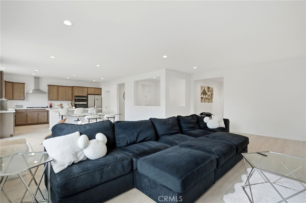 25337 Circle Stone