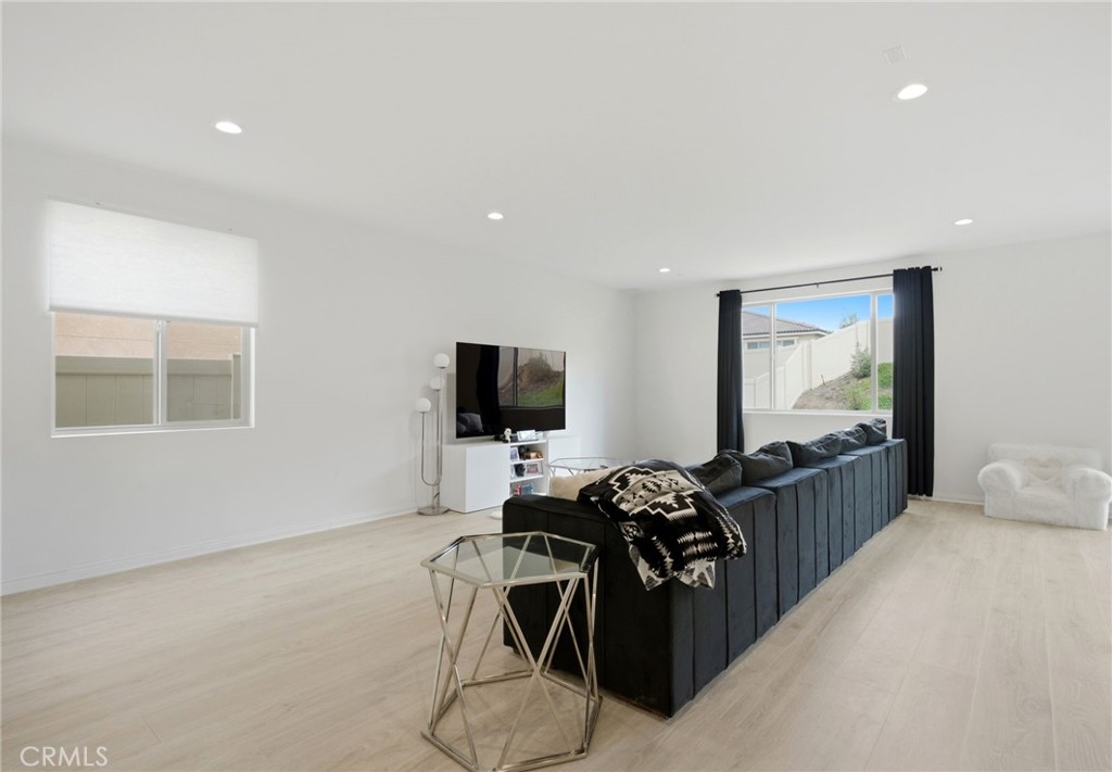 25337 Circle Stone