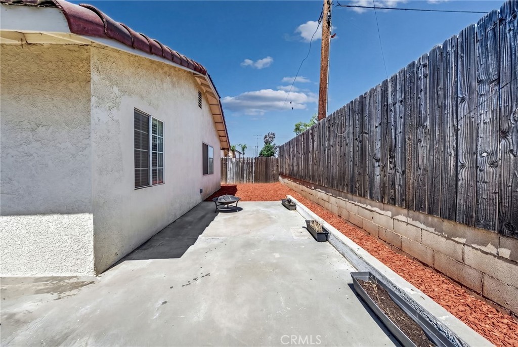 25076 Wendy Way