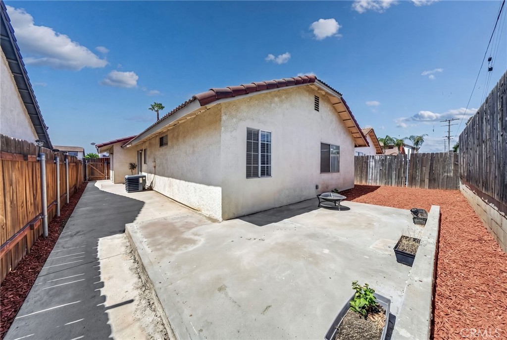 25076 Wendy Way