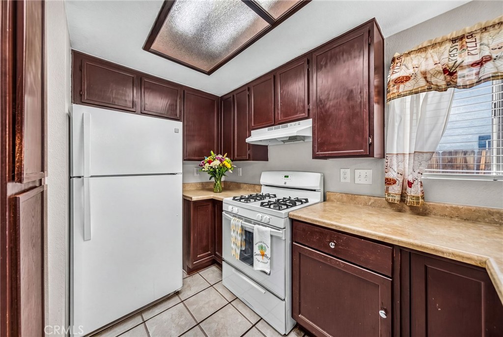 25076 Wendy Way