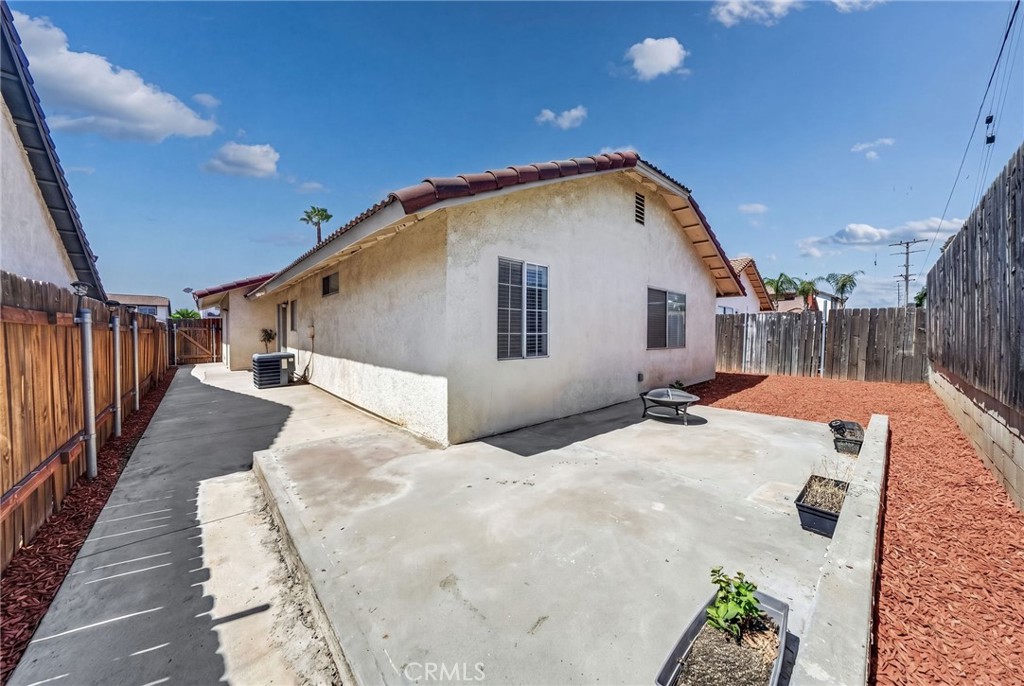 25076 Wendy Way