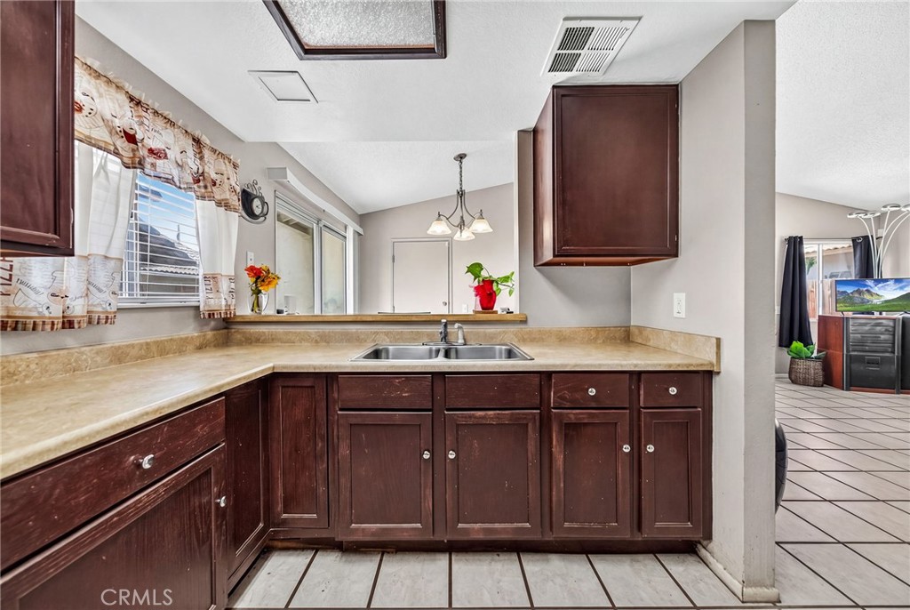 25076 Wendy Way