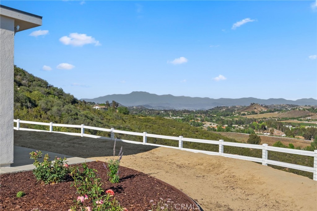 38566 Vista Del Bosque