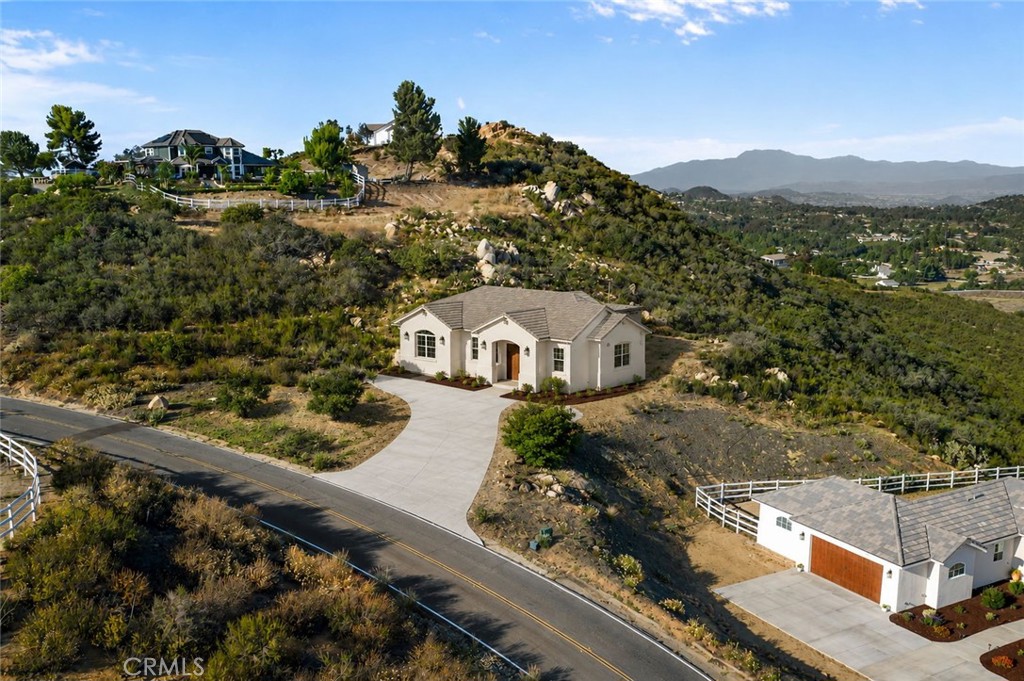 38566 Vista Del Bosque