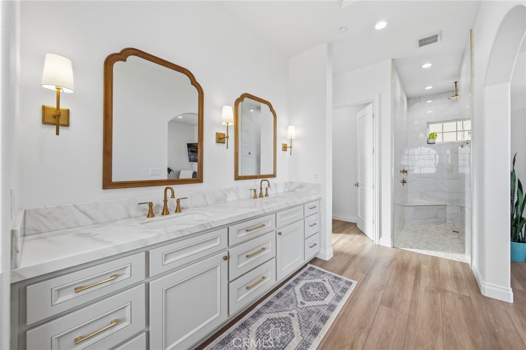 38566 Vista Del Bosque