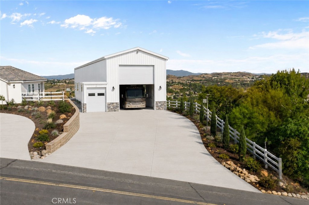 38566 Vista Del Bosque