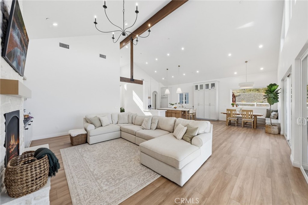 38566 Vista Del Bosque