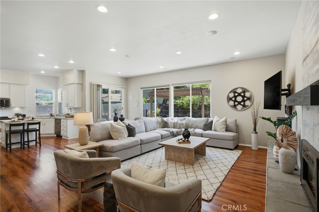 37709 Oxford Drive