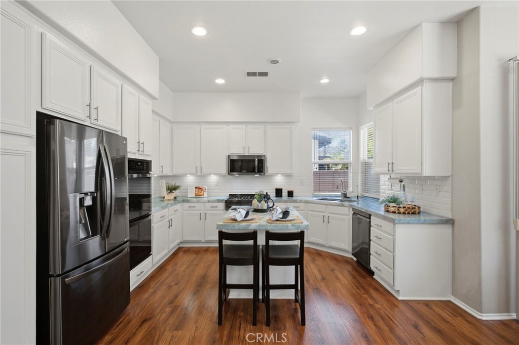 37709 Oxford Drive