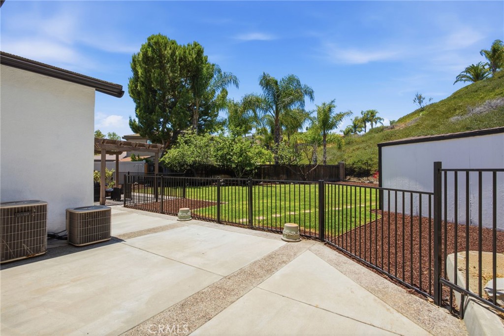 37709 Oxford Drive