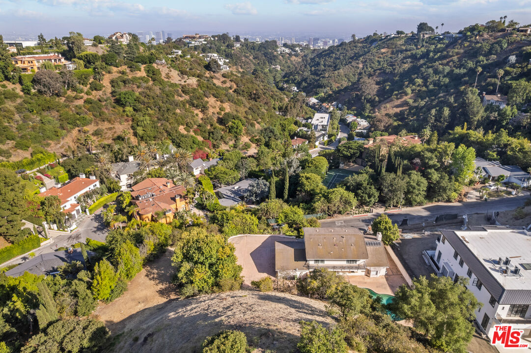 1181 Somera Rd