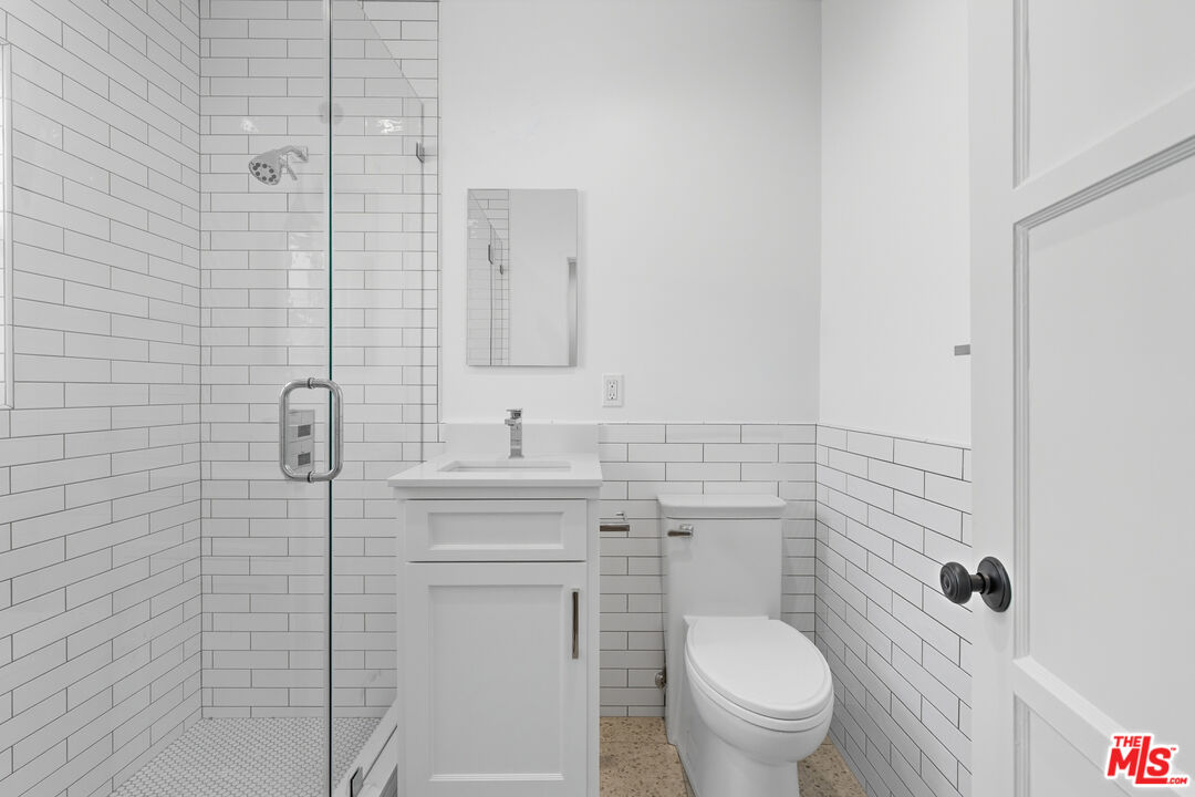 1450 Franklin St Unit: B