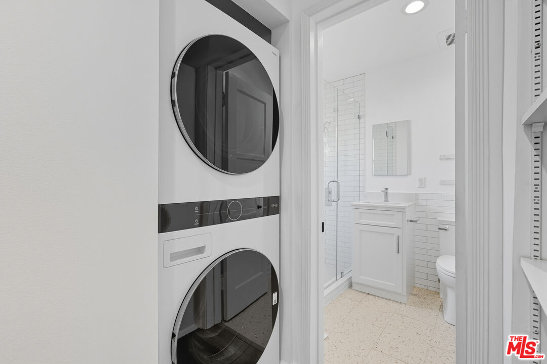 1450 Franklin St Unit: B