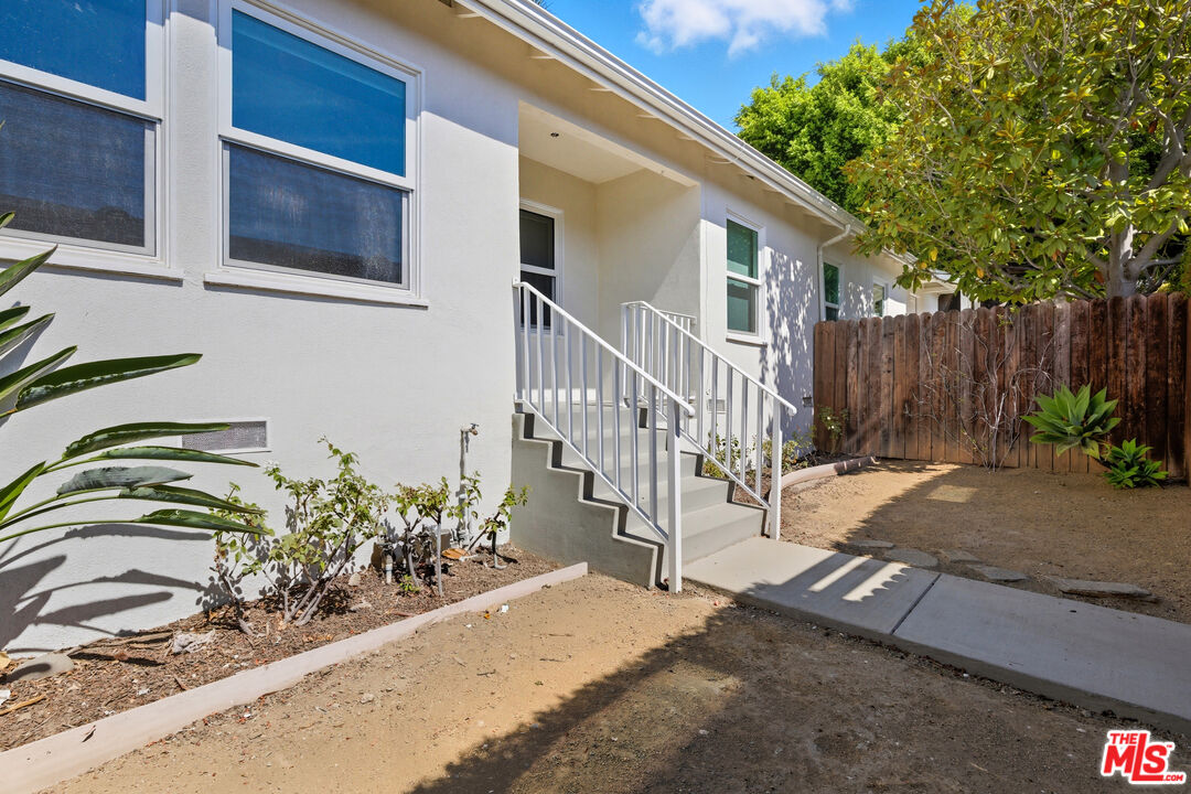 1450 Franklin St Unit: B