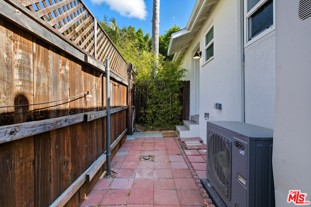 1450 Franklin St Unit: B