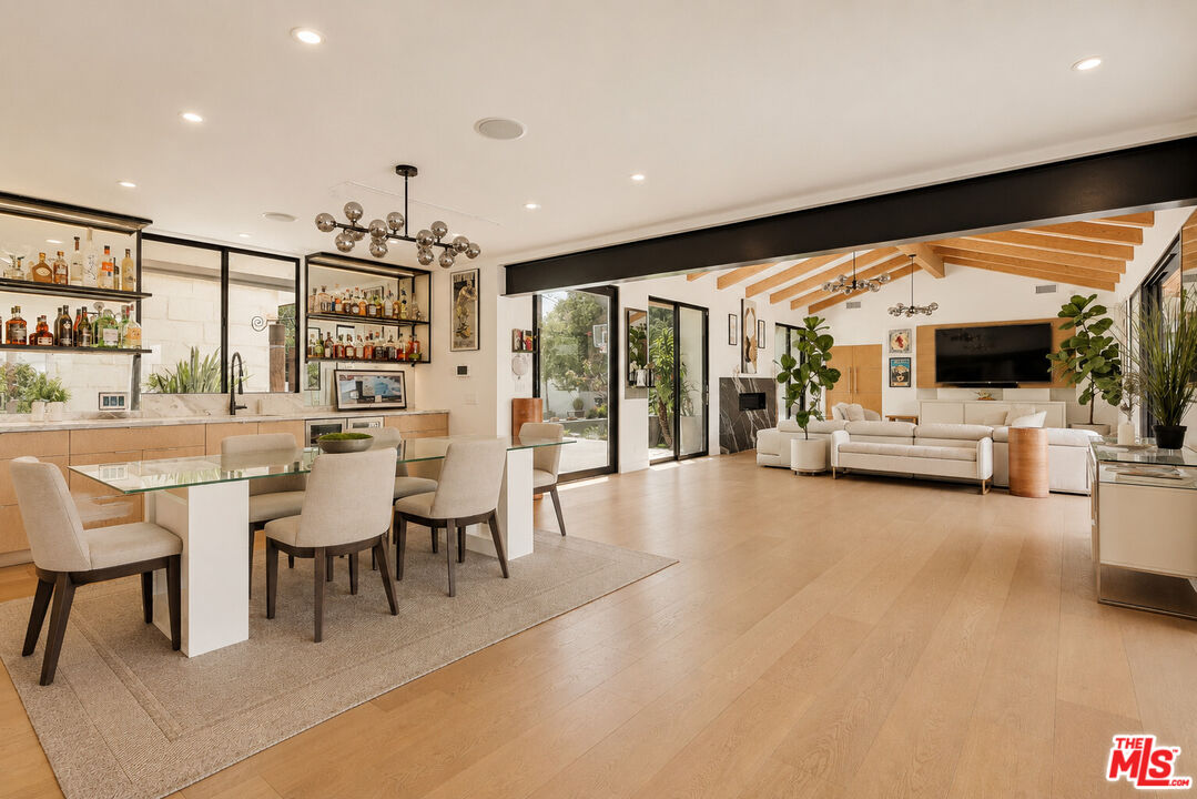 7405 Pyramid Pl