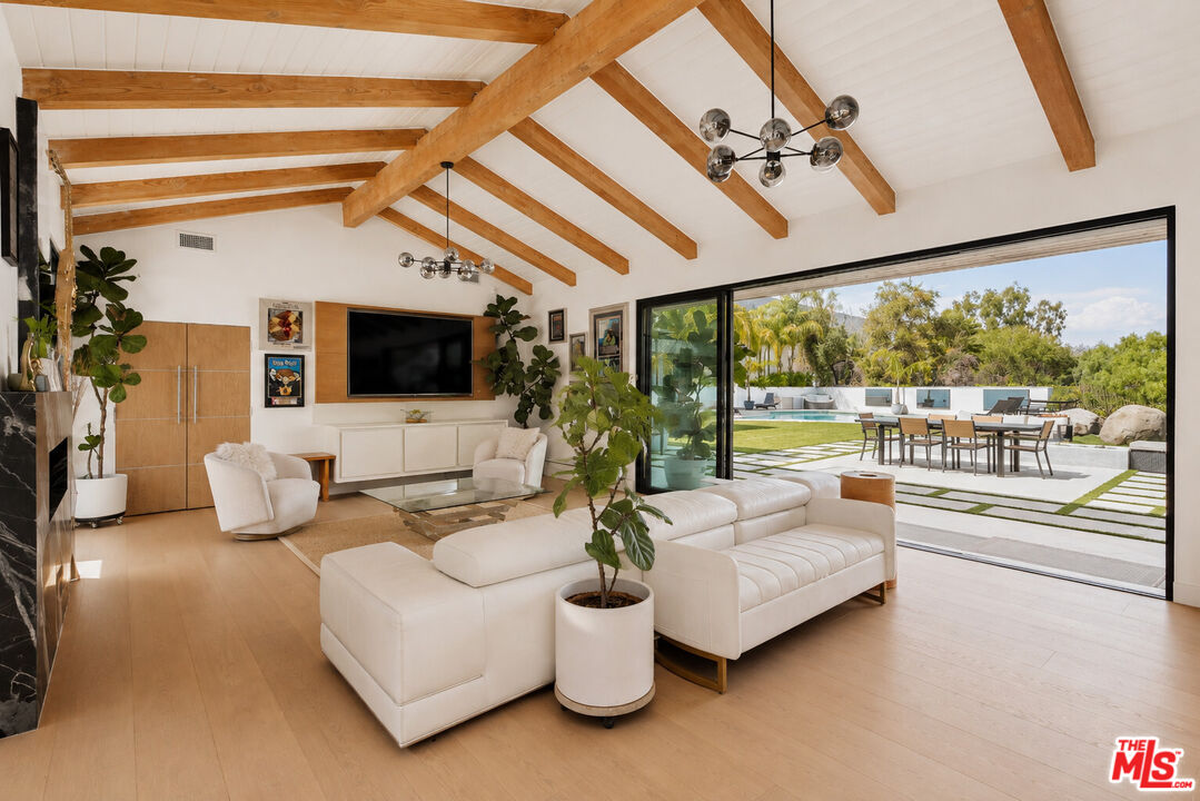 7405 Pyramid Pl