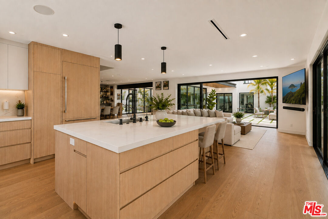 7405 Pyramid Pl