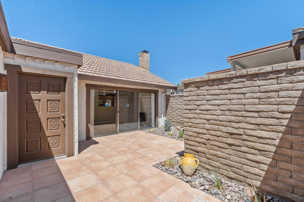 2530 E Miramonte Circle D