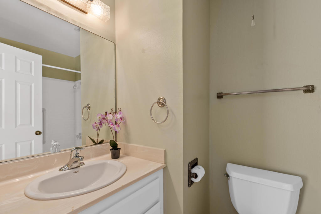 2530 E Miramonte Circle D