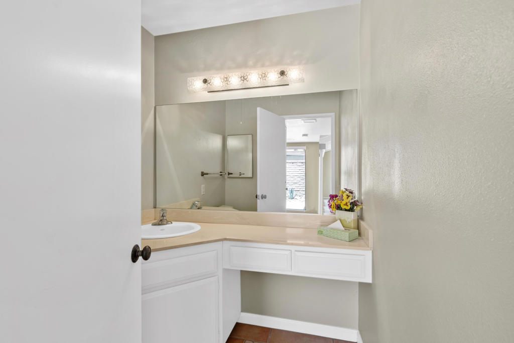 2530 E Miramonte Circle D