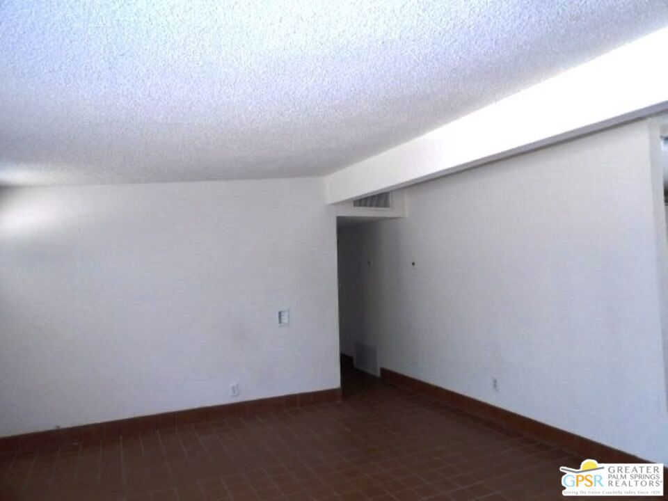 15875 N Crystal Springs Drive