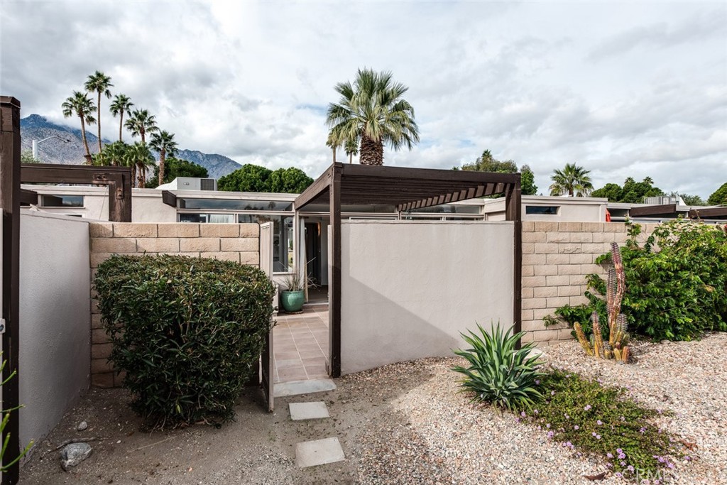 1710 N Via Miraleste