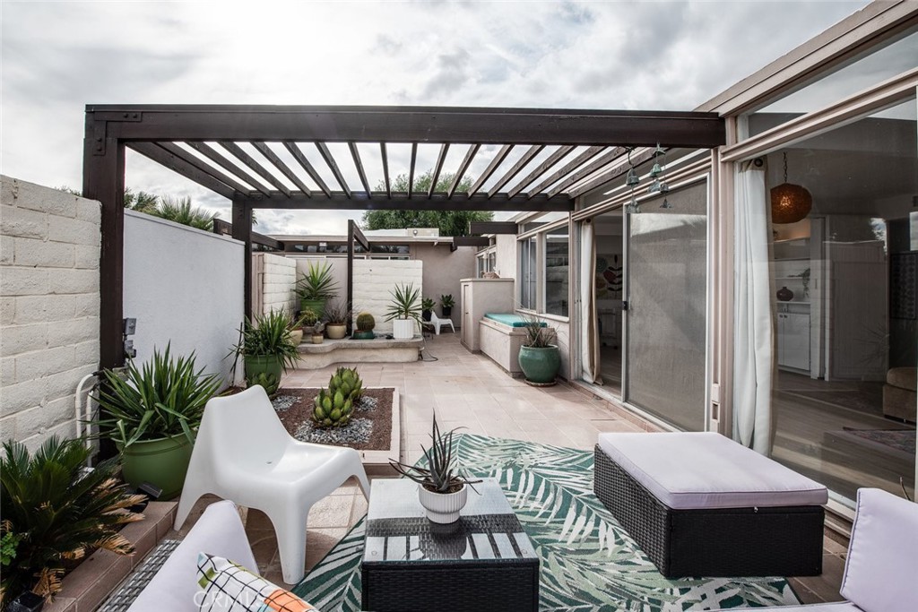 1710 N Via Miraleste