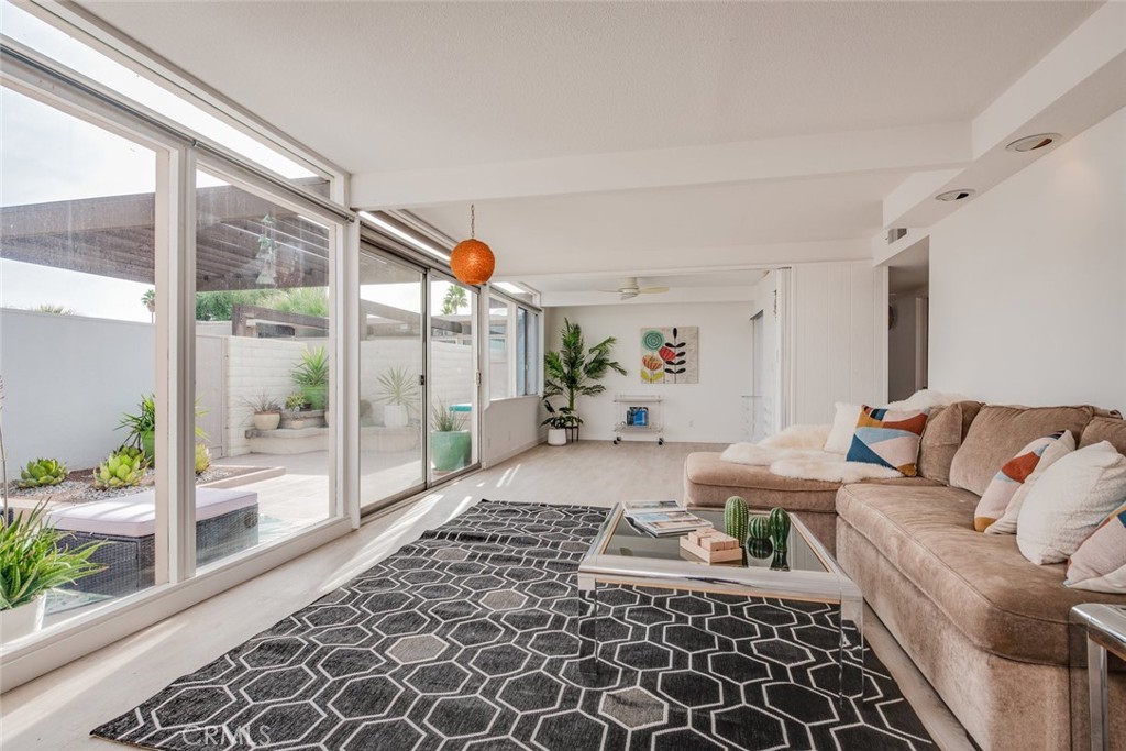 1710 N Via Miraleste