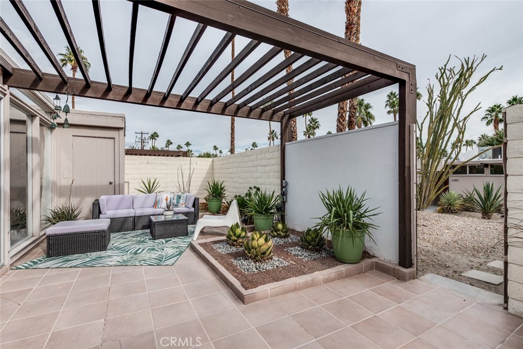 1710 N Via Miraleste