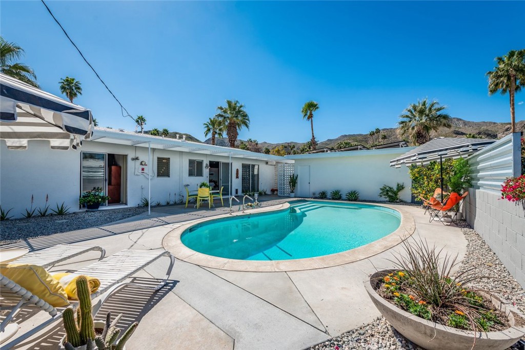 39160 Paradise Way
