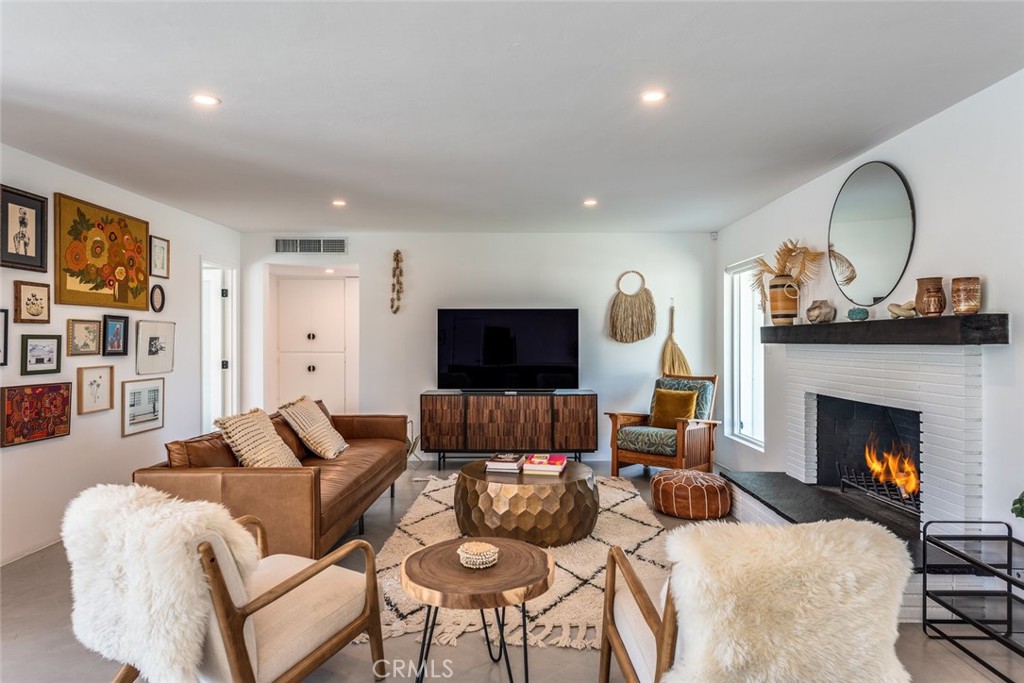 1895 E Mcmanus Drive