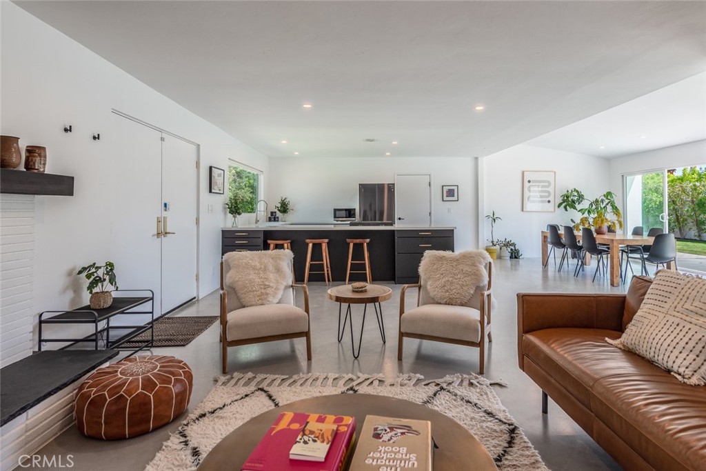 1895 E Mcmanus Drive