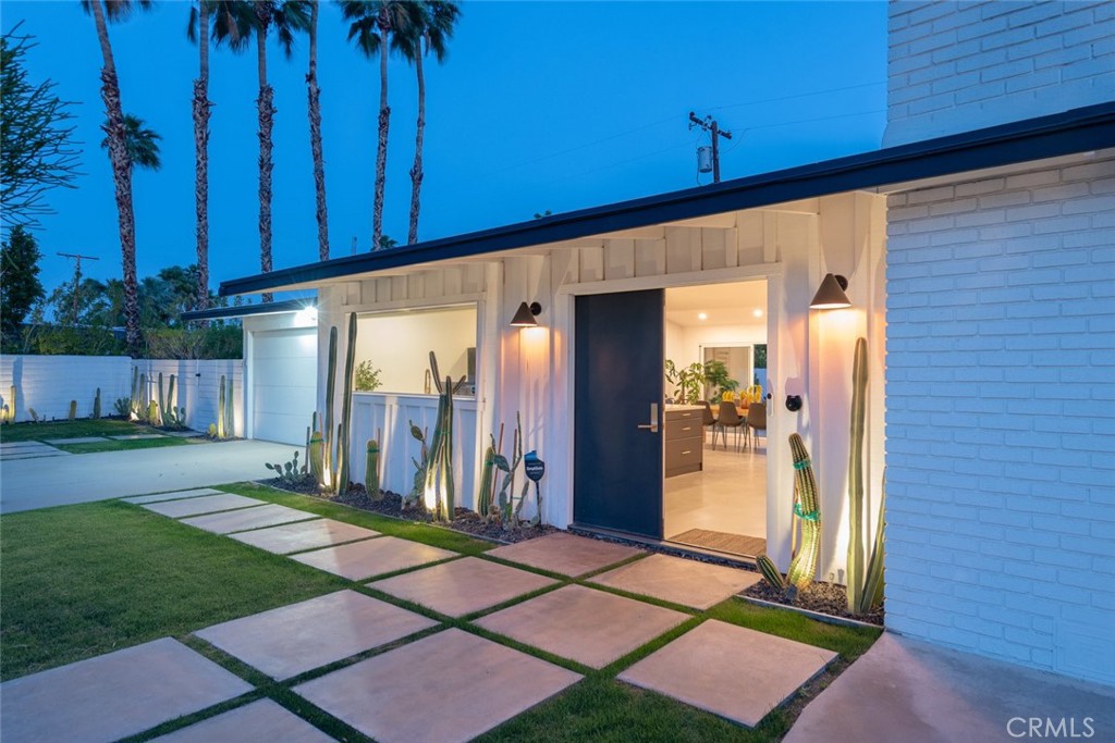 1895 E Mcmanus Drive