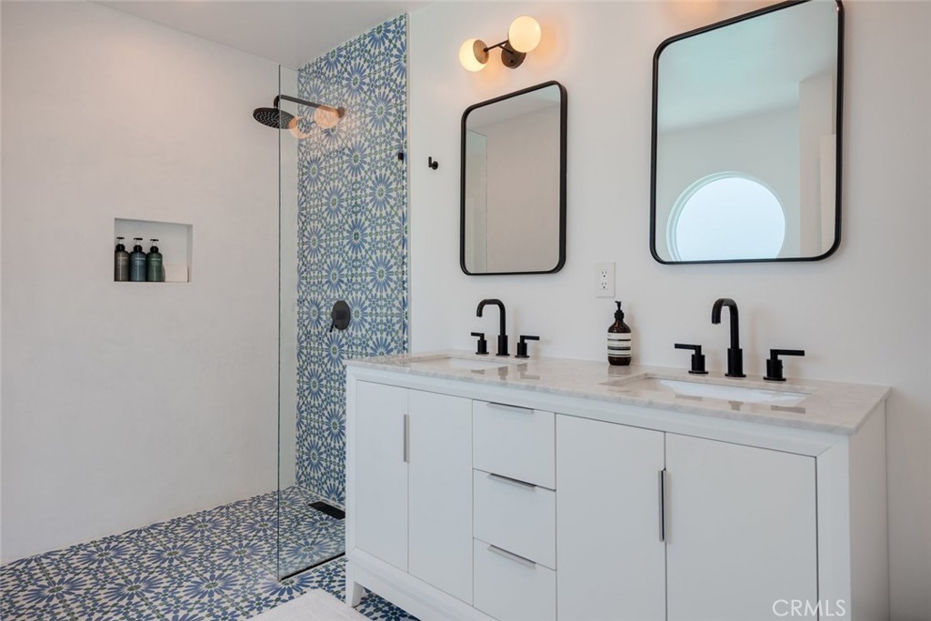 1895 E Mcmanus Drive