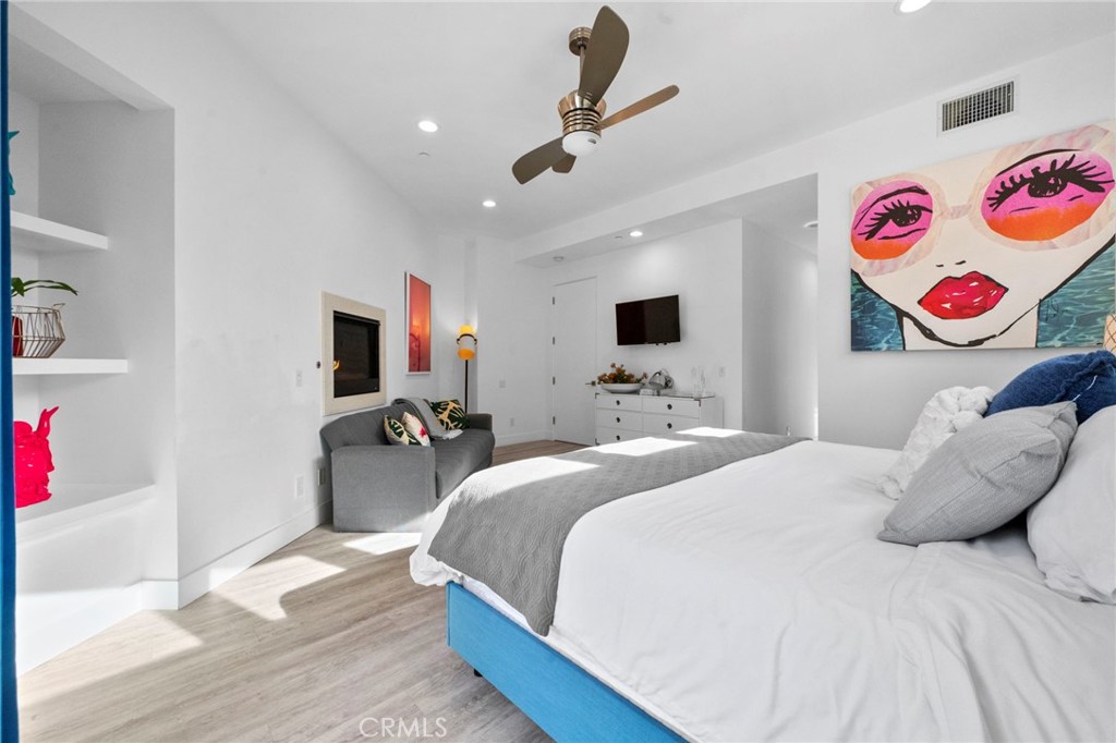 2461 N Junipero Avenue