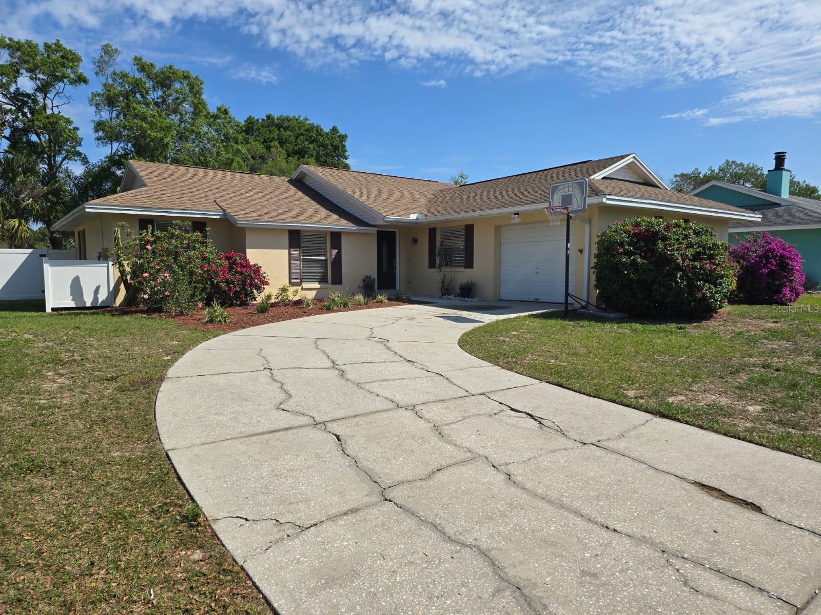 1415 SUNNYHILLS DR