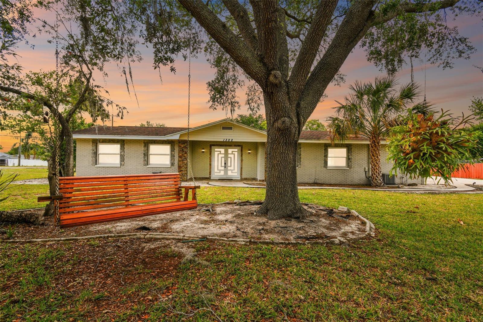 1302 BRANDONWOOD DR