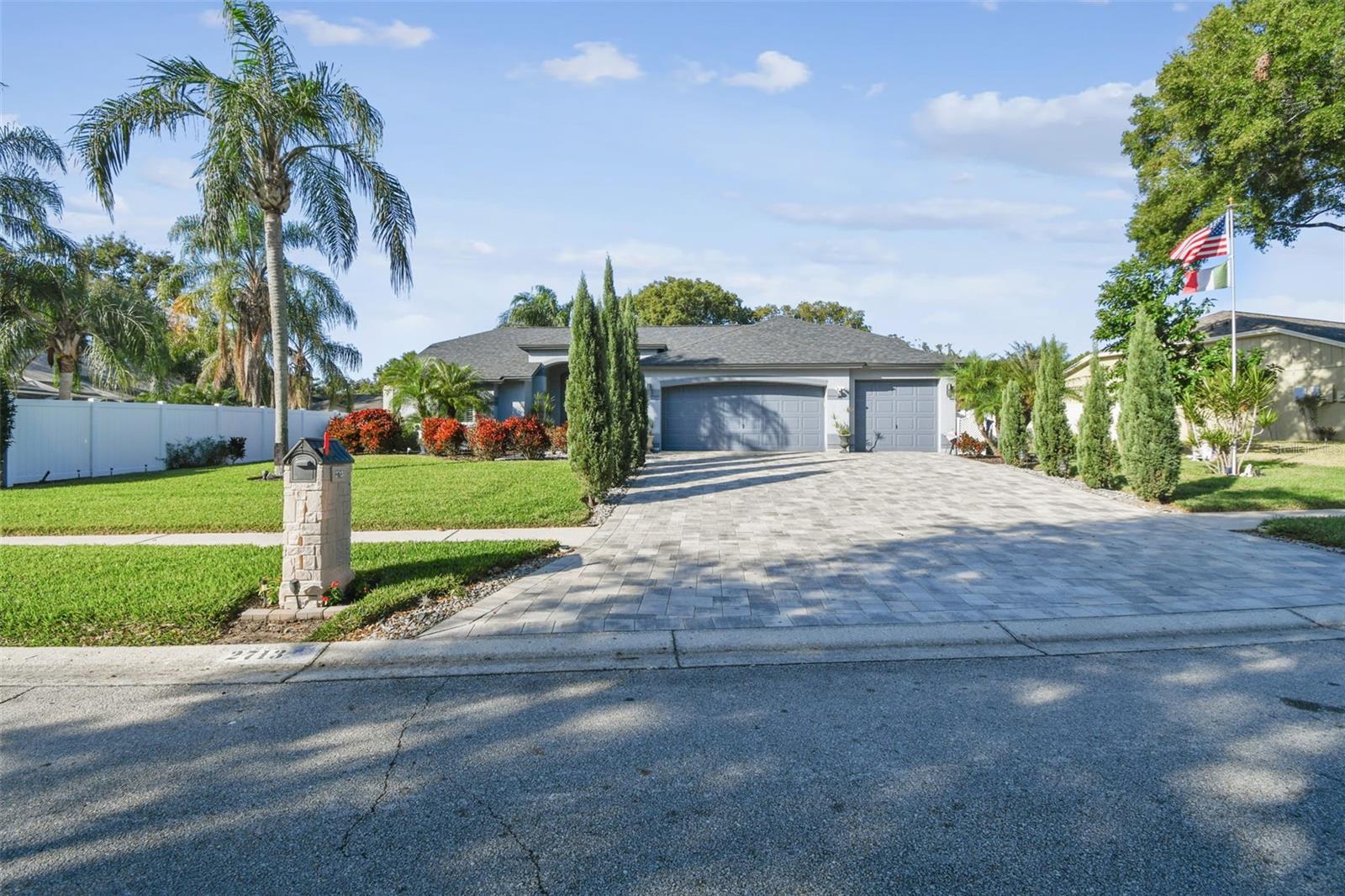 2713 CRESTFIELD DR