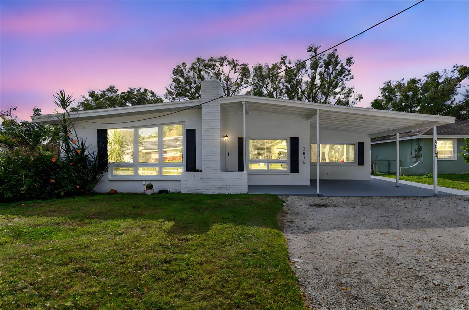 2810 W SILVER LAKE AVE