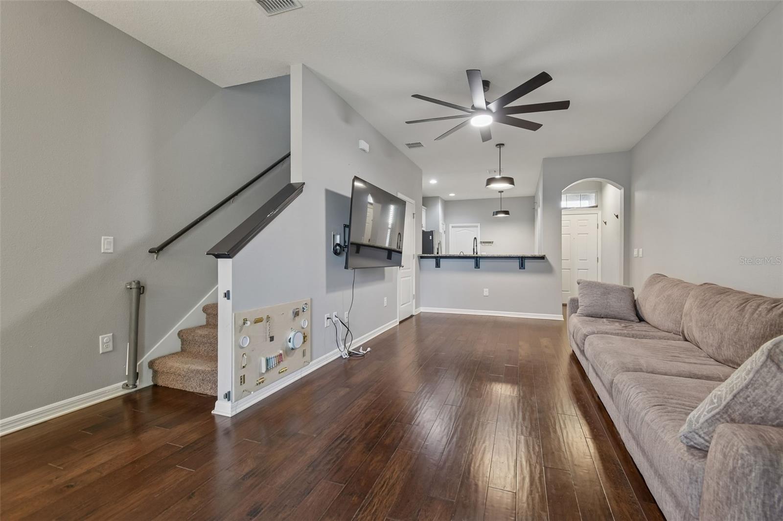 2109 BROADWAY VIEW AVE