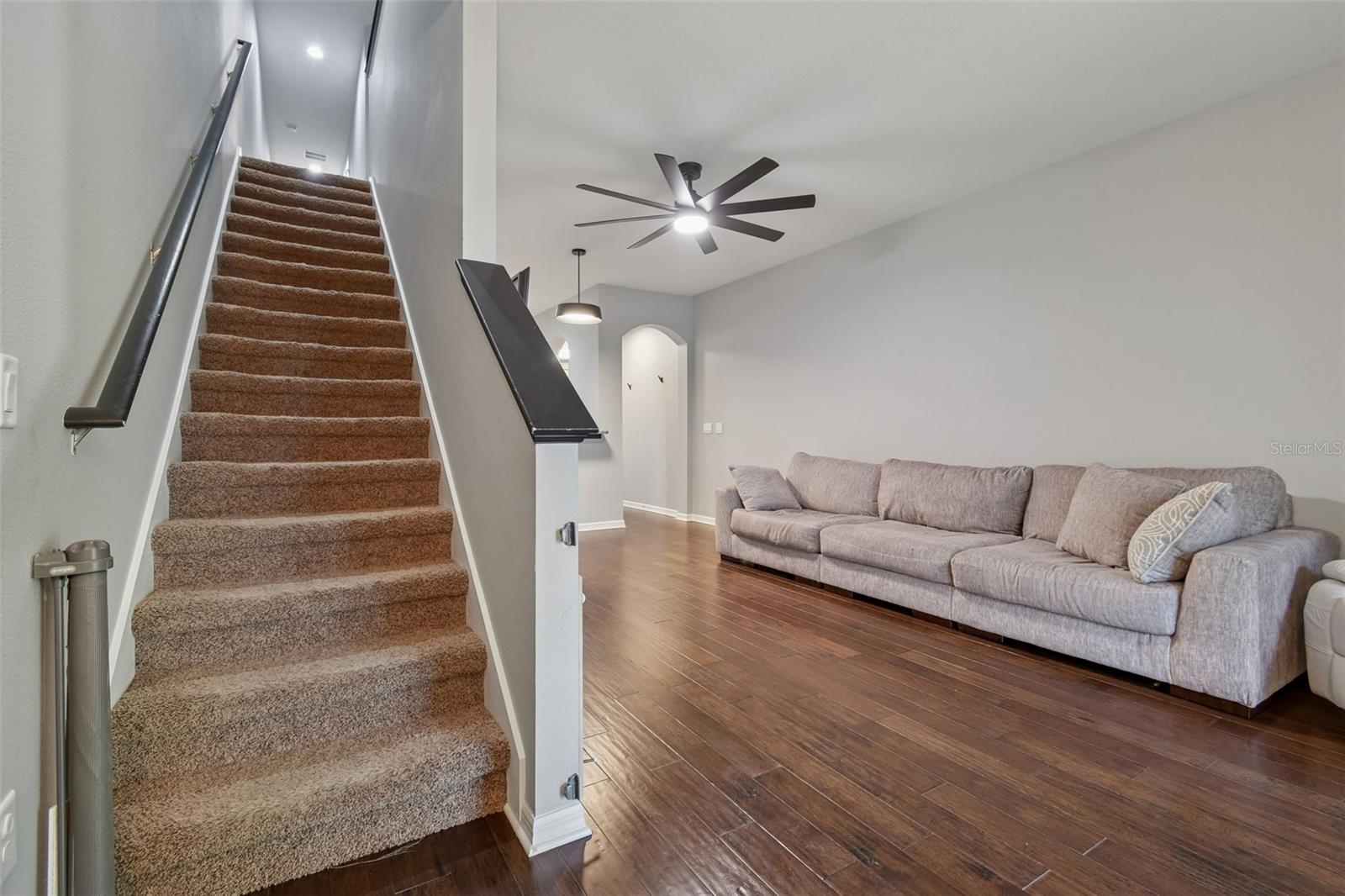 2109 BROADWAY VIEW AVE