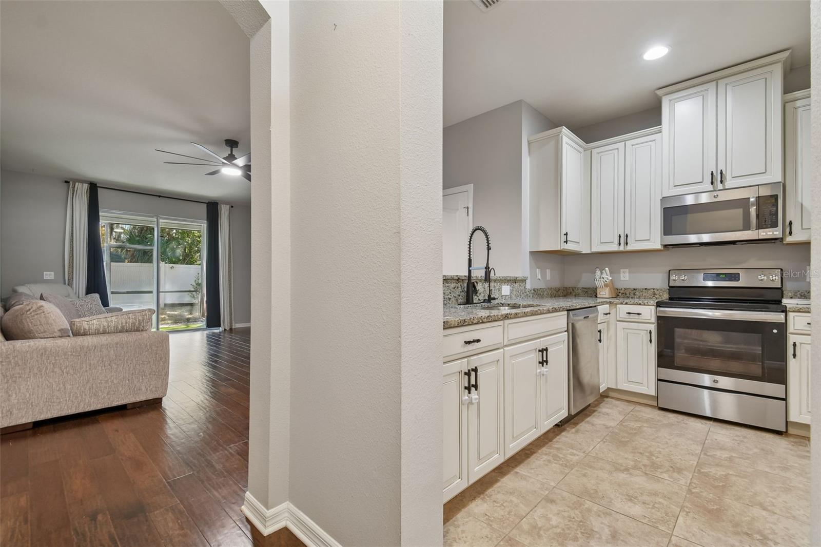 2109 BROADWAY VIEW AVE