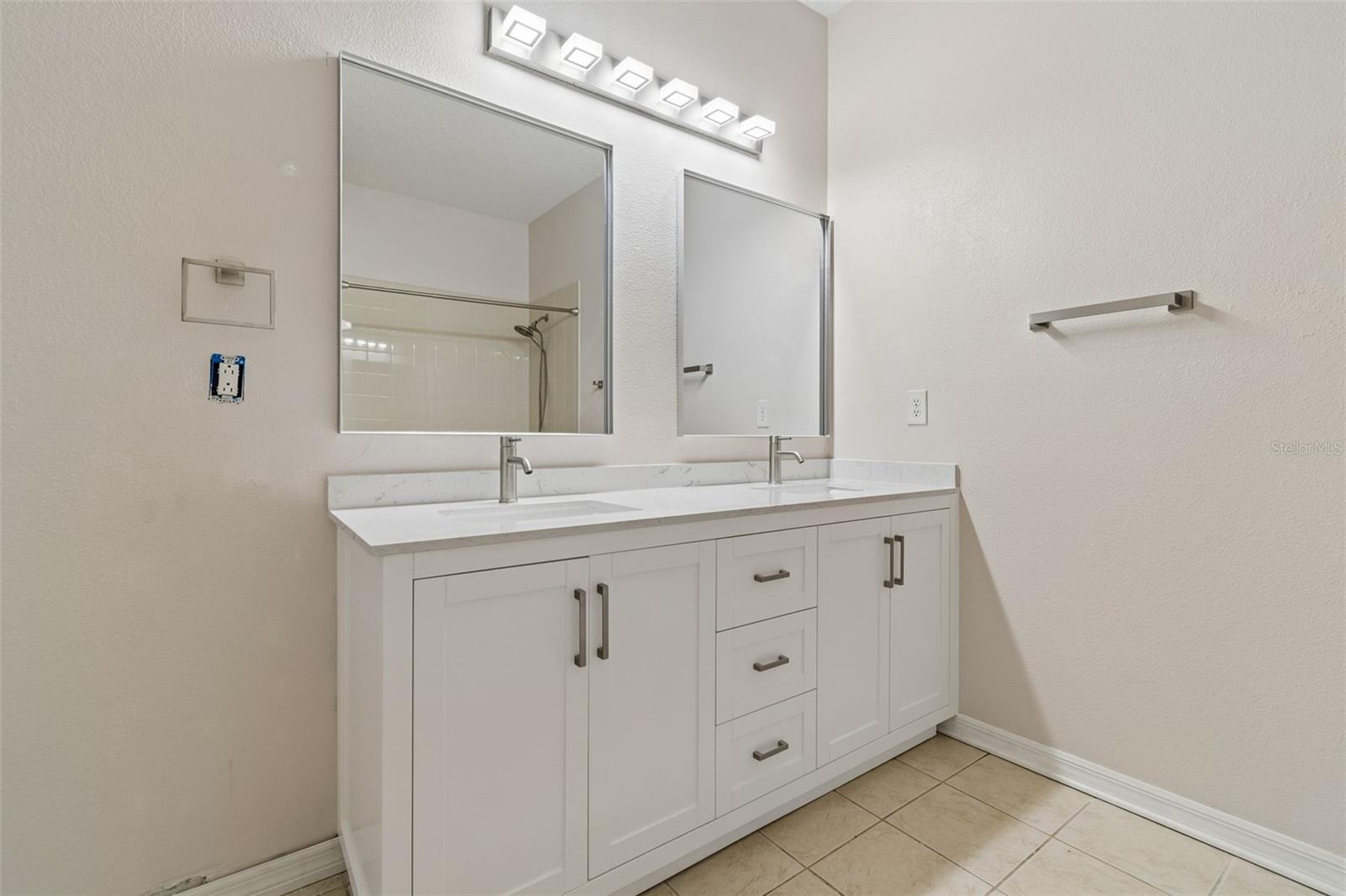 3566 HIGH HAMPTON CIR