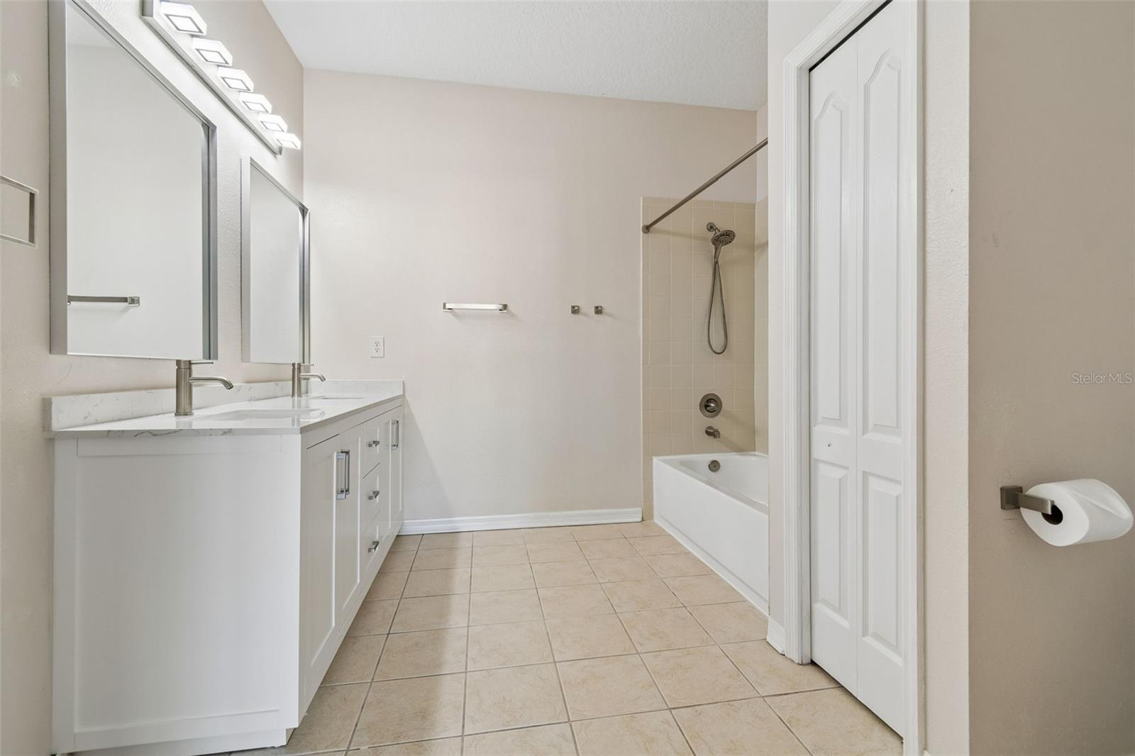 3566 HIGH HAMPTON CIR