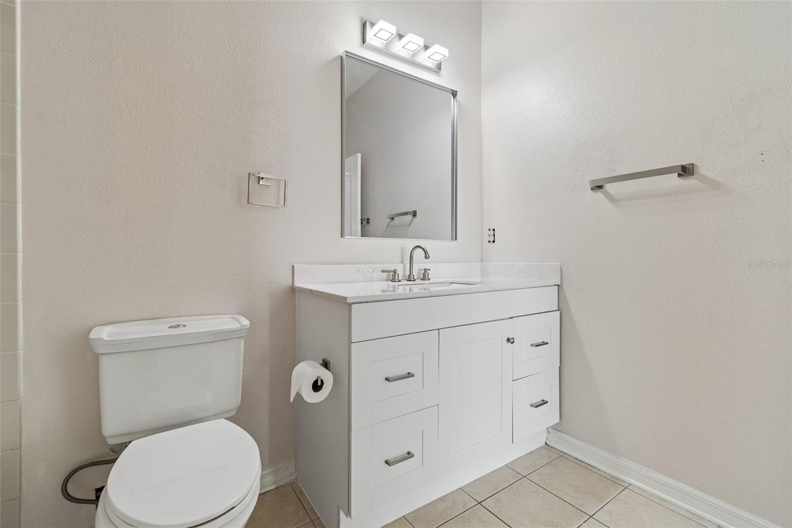 3566 HIGH HAMPTON CIR