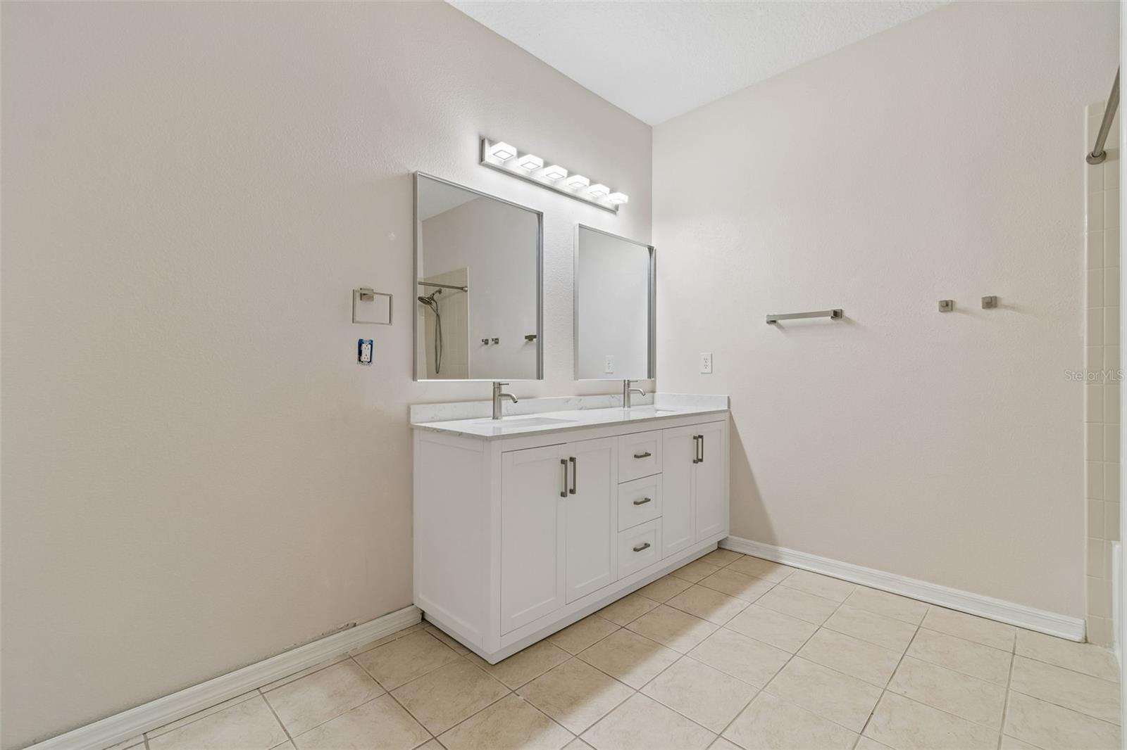 3566 HIGH HAMPTON CIR