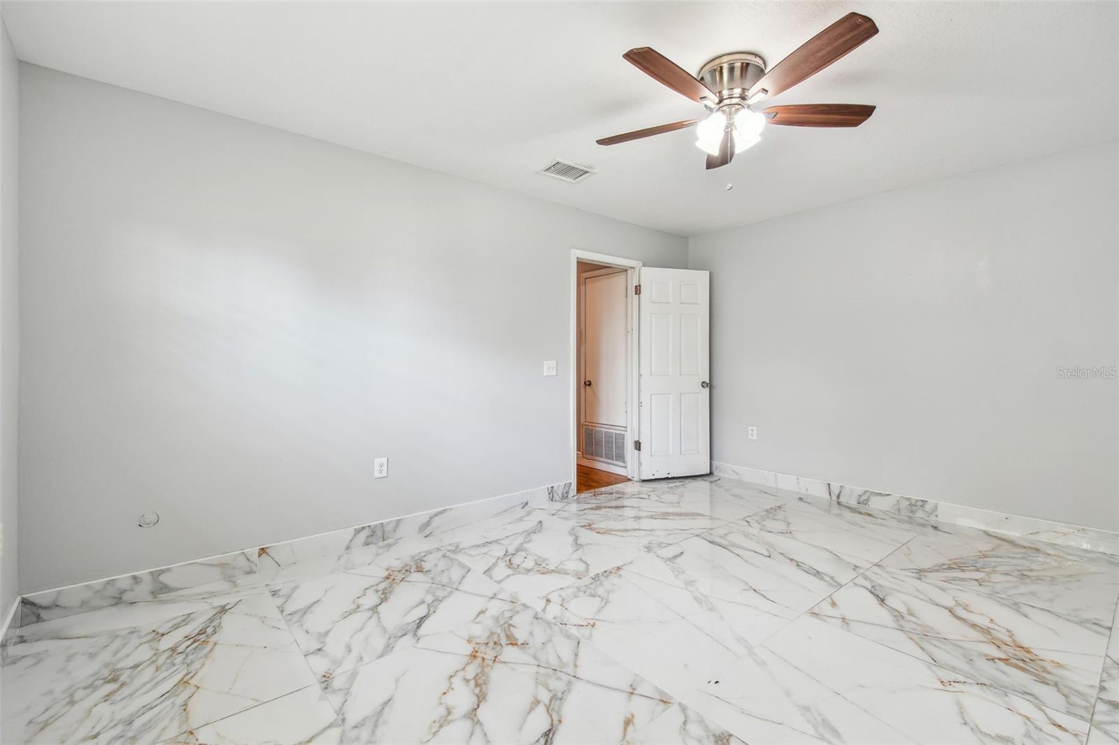 1302 BRANDONWOOD DR